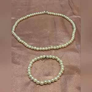 Costume jewelry pearl necklace and bracelet set, handmade